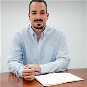 Psicólogo clínico en Albacete con posibilidad de dar servicio on-line, con amplia experiencia en distintos modelos terapéuticos como Cognitivo-conductual, Aceptación y Compromiso y Terapia Integral de Parejas oferta clases sobre psicología, regulación emo